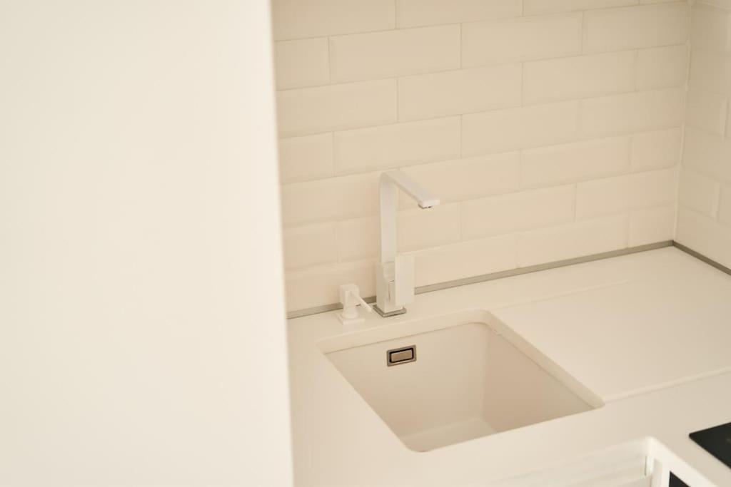 Ultracentral Two Rooms Apartment In Bukarest Exterior foto